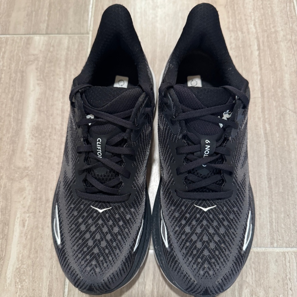 HOKA | Women’s Clifton 9 black and white sneakers 8.5